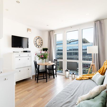 Central Hollidays Apartments Варшава Экстерьер фото